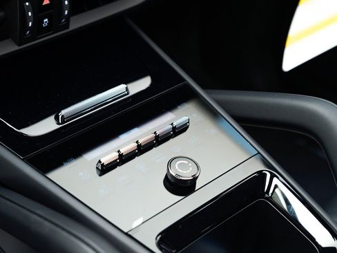 New 2026 Porsche Cayenne image 28