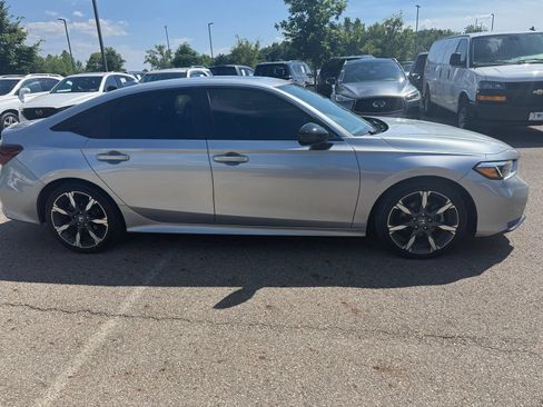 Used 2025 Honda Civic Sport Touring image 4