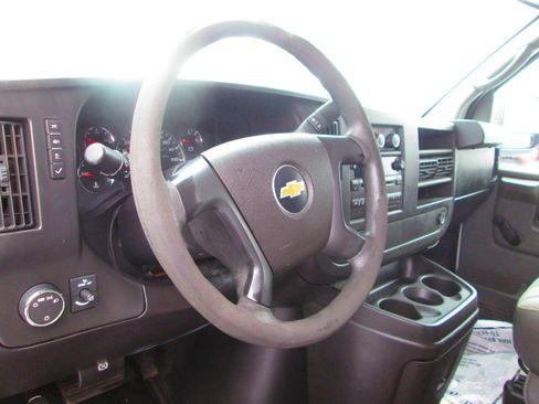 Used 2012 Chevrolet Express 2500 image 8