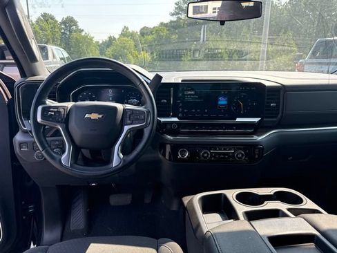 Used 2023 Chevrolet Silverado 1500 LT AWD/4WD image 15