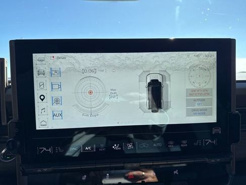 Used 2024 GMC Hummer EV 3X w/ LPO, Illumination Package image 19