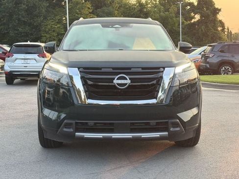 Used 2025 Nissan Pathfinder SL FWD image 8