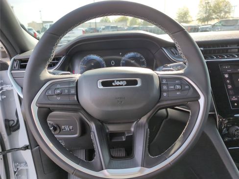 New 2025 Jeep Grand Cherokee Altitude RWD image 20
