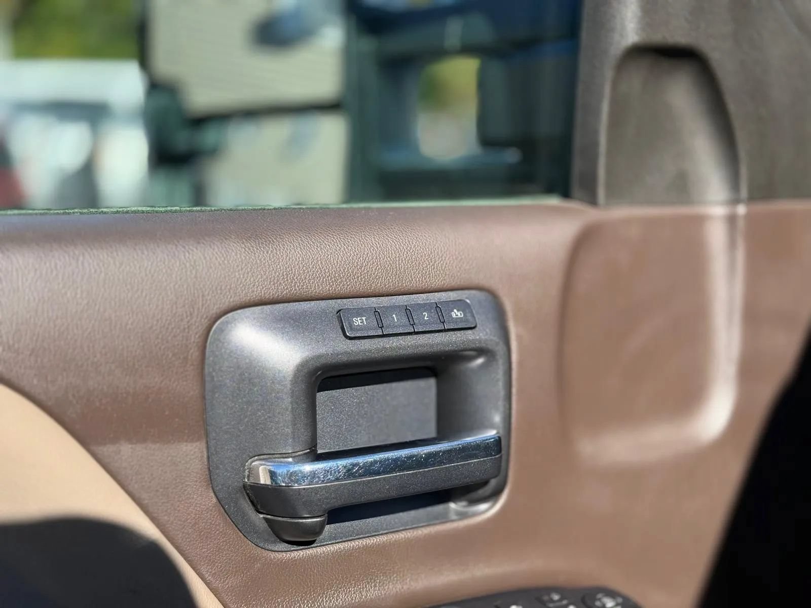 Used 2015 GMC Sierra 2500 SLT AWD/4WD image 12