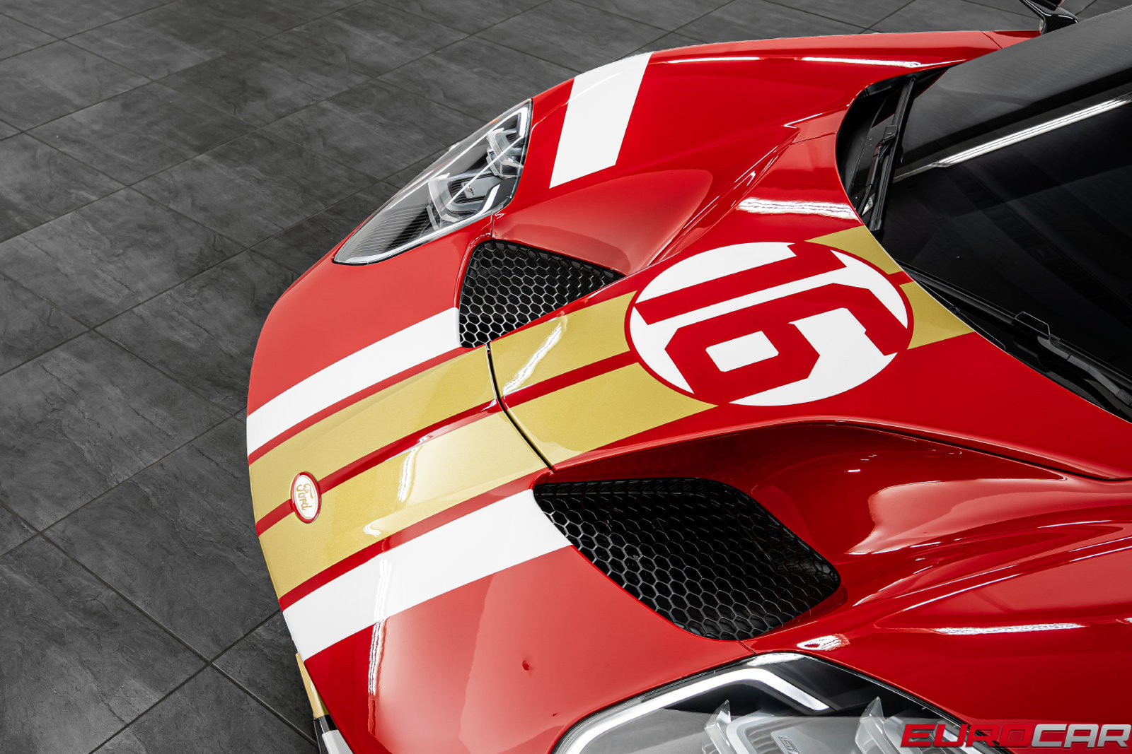 Used 2022 Ford GT Heritage Edition RWD image 10