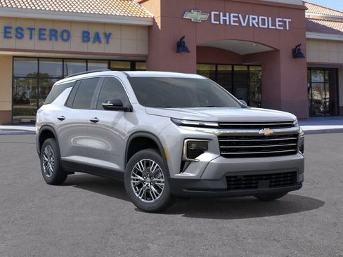 New 2026 Chevrolet Traverse LT w/ LPO, Floor Liner Package FWD image 7