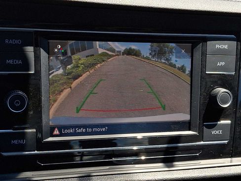 Used 2023 Volkswagen Jetta SE FWD image 16