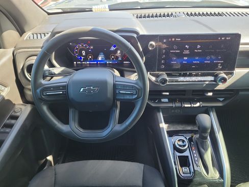 Used 2024 Chevrolet Colorado Trail Boss w/ Technology Package AWD/4WD image 18