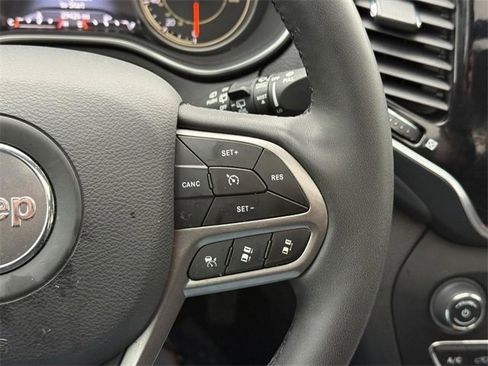 Used 2022 Jeep Cherokee Limited image 21