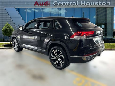 Used 2020 Volkswagen Atlas Cross Sport SEL Premium image 3