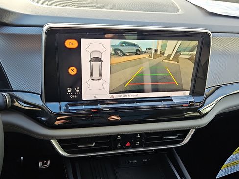 New 2026 Volkswagen Atlas Peak Edition image 18