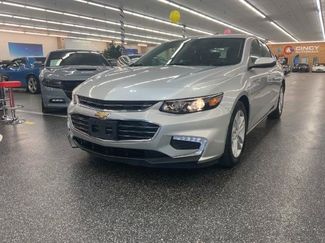 Used 2017 Chevrolet Malibu LT FWD video 1