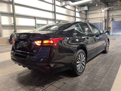Used 2024 Nissan Altima 2.5 SV AWD/4WD image 14