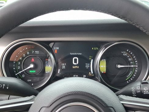 Used 2023 Jeep Wrangler Unlimited w/ Cold Weather Group image 19