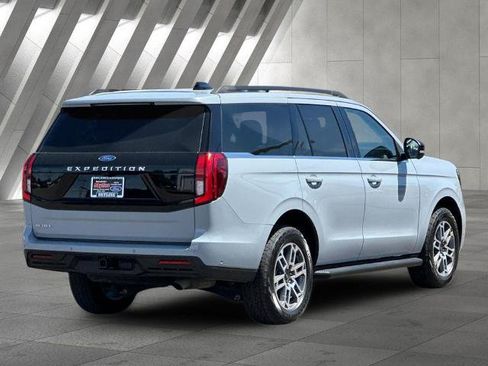 Certified 2025 Ford Expedition Active AWD/4WD image 3