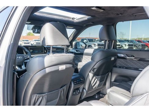 Used 2022 Hyundai Palisade Calligraphy image 13
