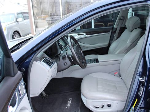 Used 2018 Genesis G80 3.8 w/ Option Group 02 image 12