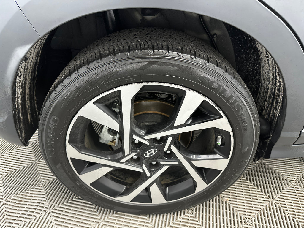Used 2023 Hyundai Kona Limited FWD image 18
