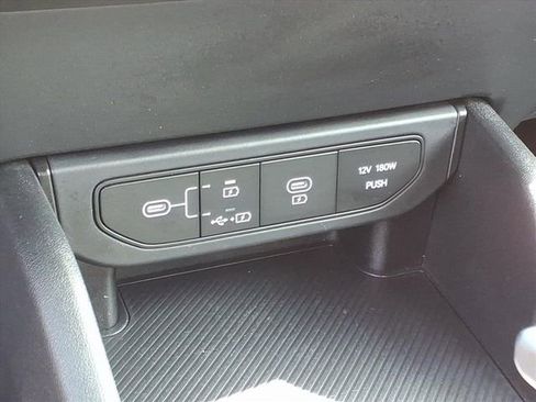 Used 2025 Kia K4 LXS image 16