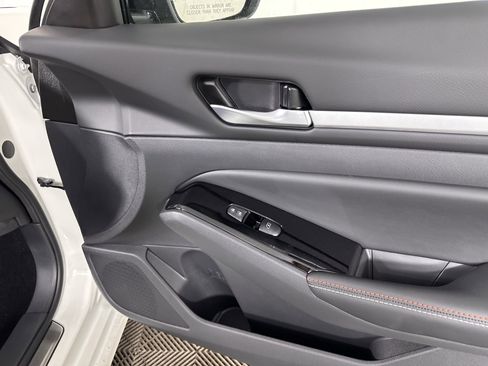 New 2025 Nissan Altima 2.5 SR w/ SR Premium Package image 42