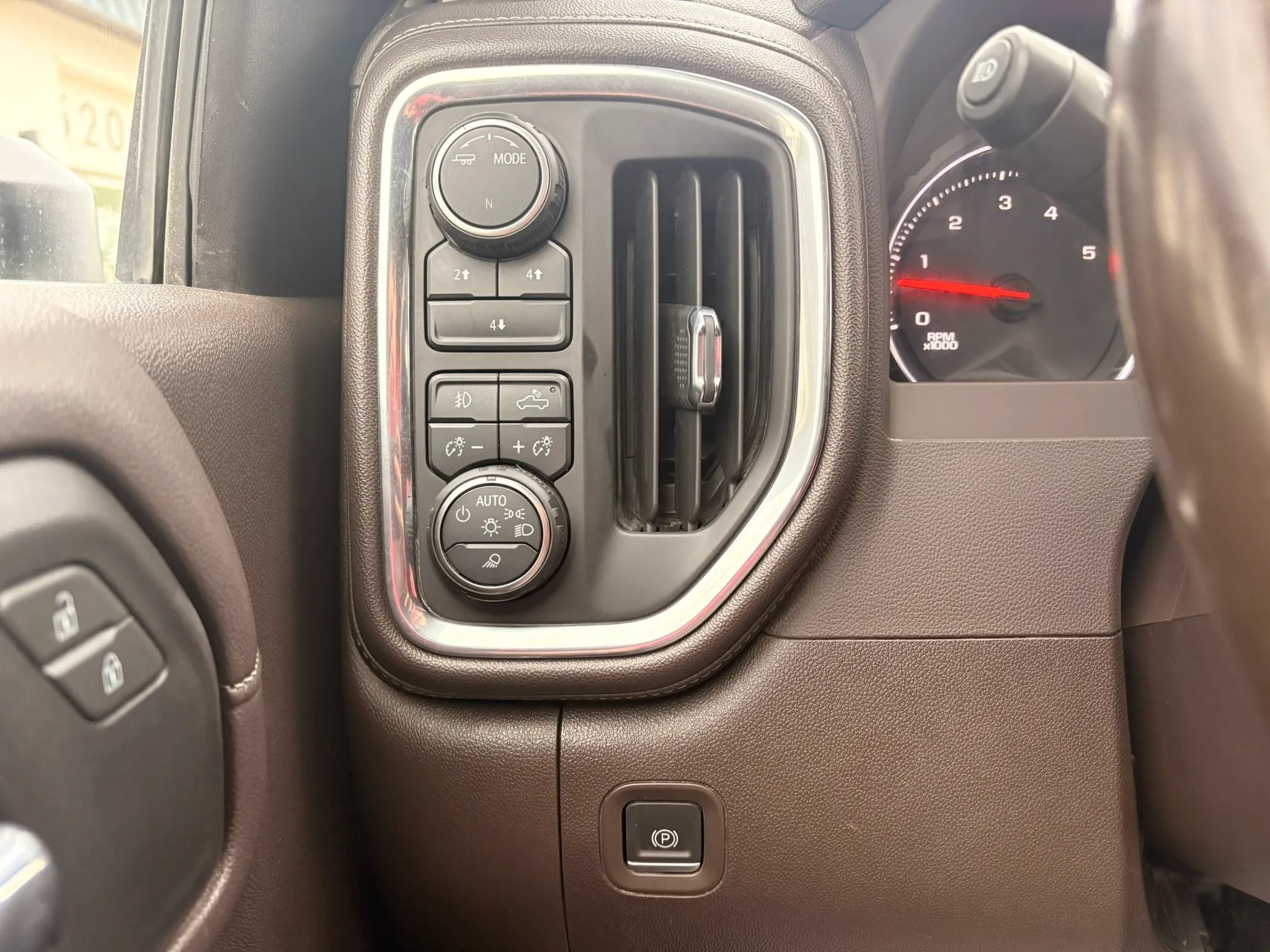 Used 2023 Chevrolet Silverado 2500 LT w/ Convenience Package AWD/4WD image 29
