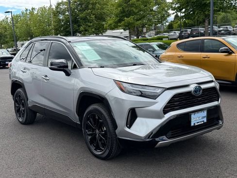 Used 2023 Toyota RAV4 XSE AWD/4WD image 2