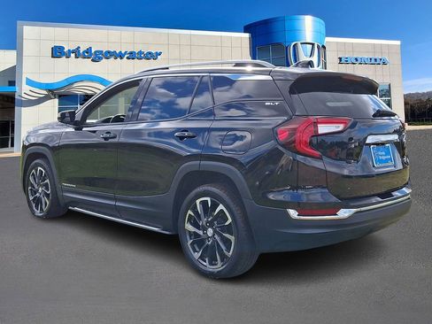 Used 2022 GMC Terrain SLT w/ Infotainment Package II AWD/4WD image 4