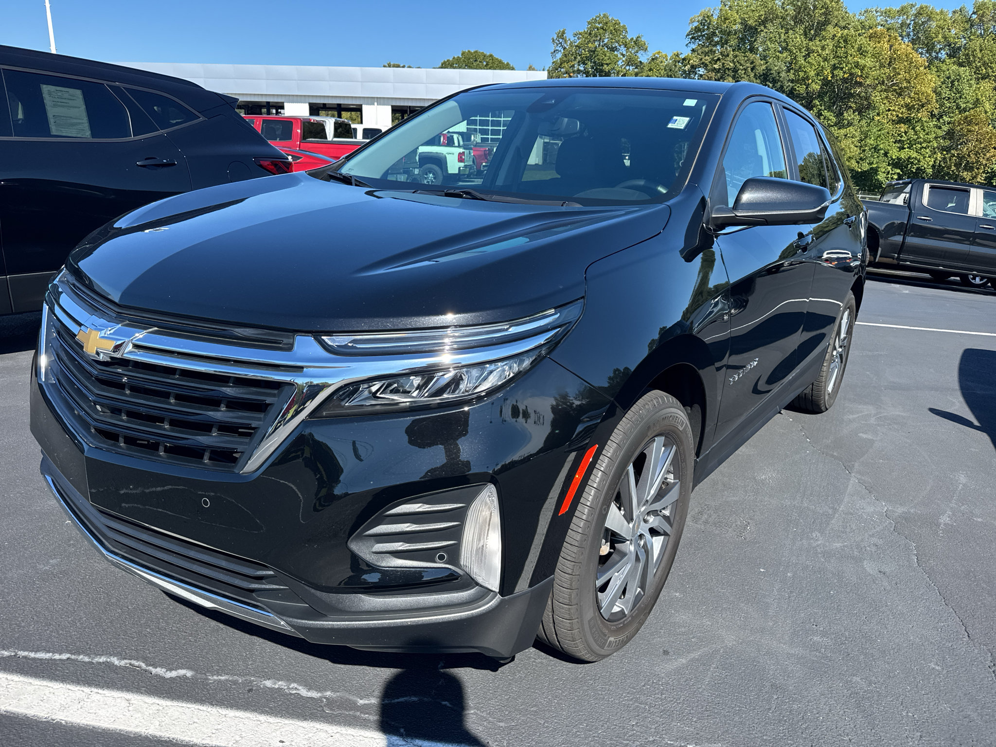 Used 2024 Chevrolet Equinox LT FWD image 1