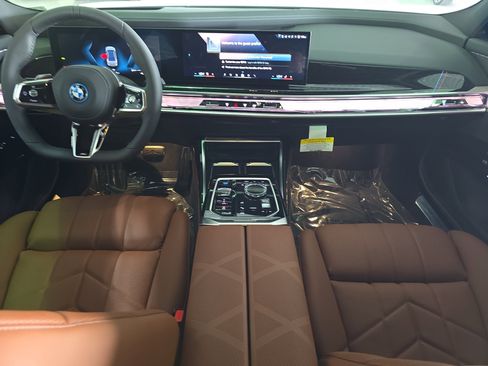 New 2026 BMW i7 xDrive60 w/ Executive Package image 12