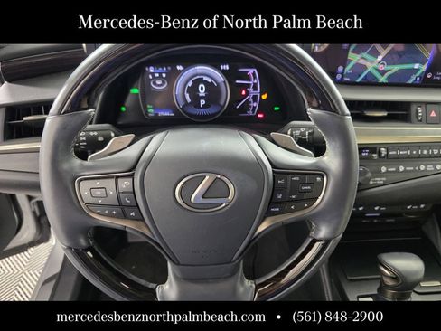 Used 2019 Lexus ES 300h w/ Premium Package FWD image 18
