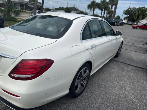 Used 2020 Mercedes-Benz E 350 Sedan image 4