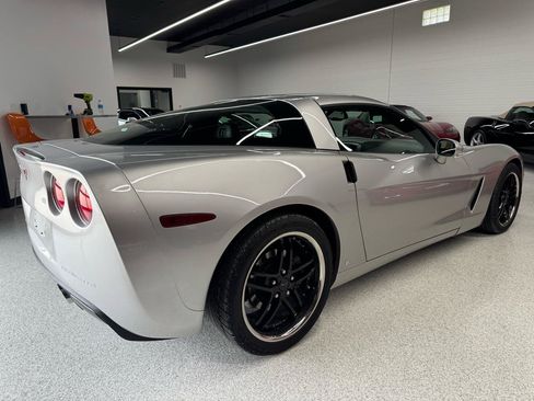 Used 2006 Chevrolet Corvette Coupe w/ Preferred Equipment Group RWD image 5