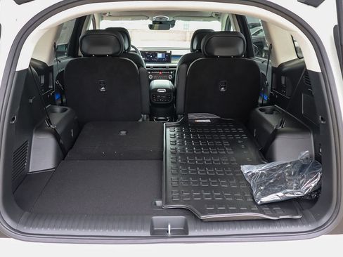 New 2026 Hyundai Ioniq 9 Limited image 13