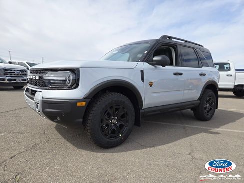 New 2026 Ford Bronco Sport Badlands w/ Sasquatch Badlands Package AWD/4WD image 2