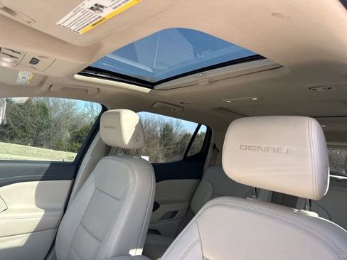 Used 2022 GMC Acadia Denali w/ Denali Ultimate Package AWD/4WD image 27