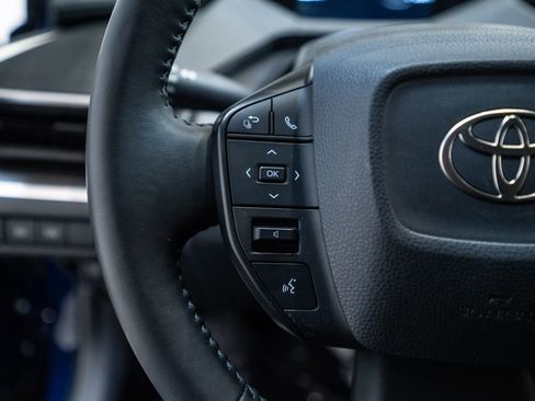 Used 2025 Toyota Prius LE image 19