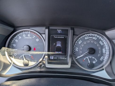 Used 2016 Toyota Tacoma TRD Sport RWD image 19