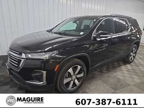 Used 2023 Chevrolet Traverse LT w/ LT Premium Package AWD/4WD image 8