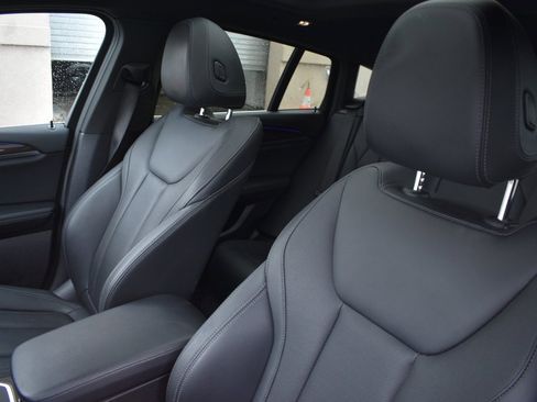 Used 2024 BMW X4 xDrive30i image 10