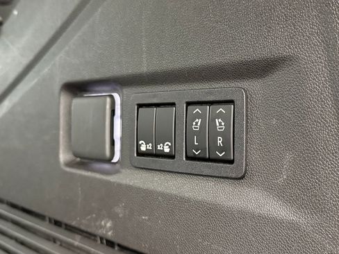 Used 2021 GMC Yukon Denali image 42