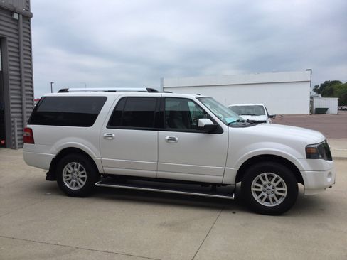 Used 2014 Ford Expedition EL Limited w/ Equipment Group 301A AWD/4WD image 3