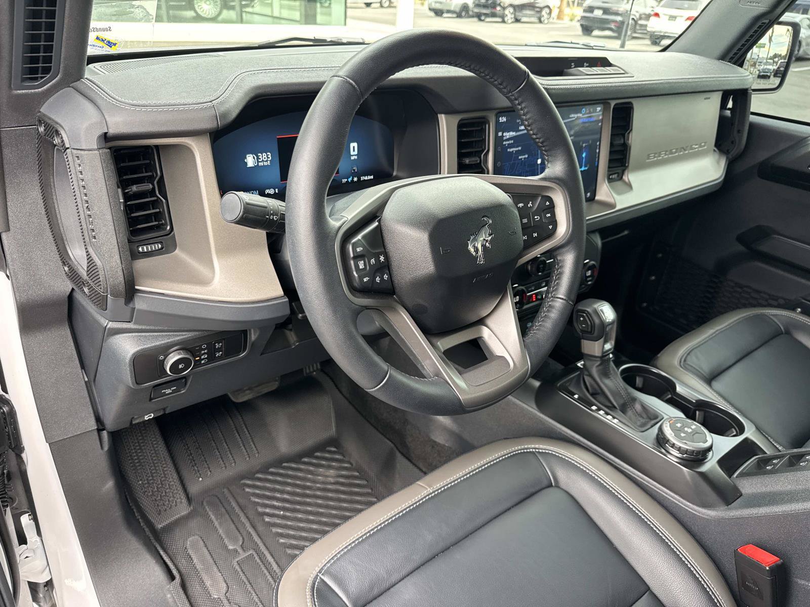 Used 2025 Ford Bronco Outer Banks AWD/4WD image 21