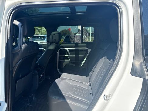 Used 2022 Land Rover Defender 110 X-Dynamic HSE AWD/4WD image 5