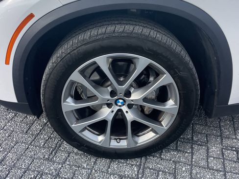 Used 2023 BMW X5 xDrive40i w/ Premium Package image 9