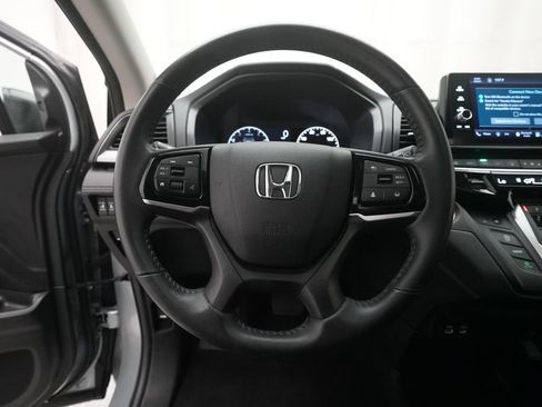 Used 2025 Honda Odyssey EX-L image 4