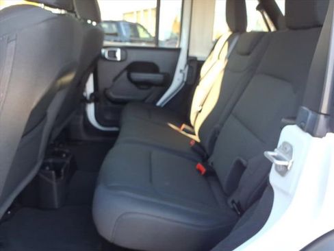 Used 2022 Jeep Wrangler Unlimited Sport image 21