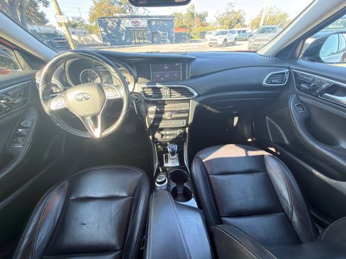 Used 2017 INFINITI QX30 AWD image 12