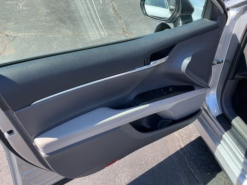 Used 2022 Toyota Camry LE w/ Convenience Package FWD image 35
