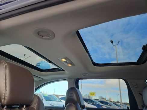 Used 2017 Chevrolet Traverse LT image 14