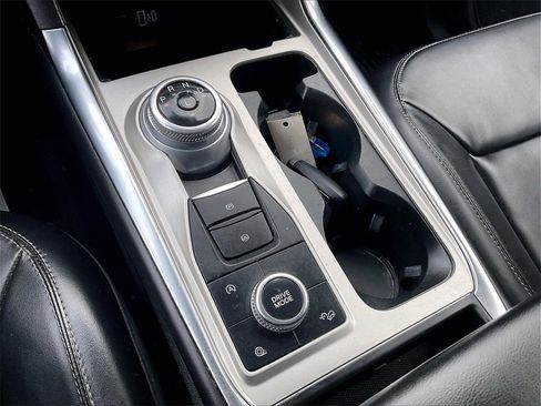 Used 2021 Ford Explorer XLT w/ Equipment Group 202A image 33